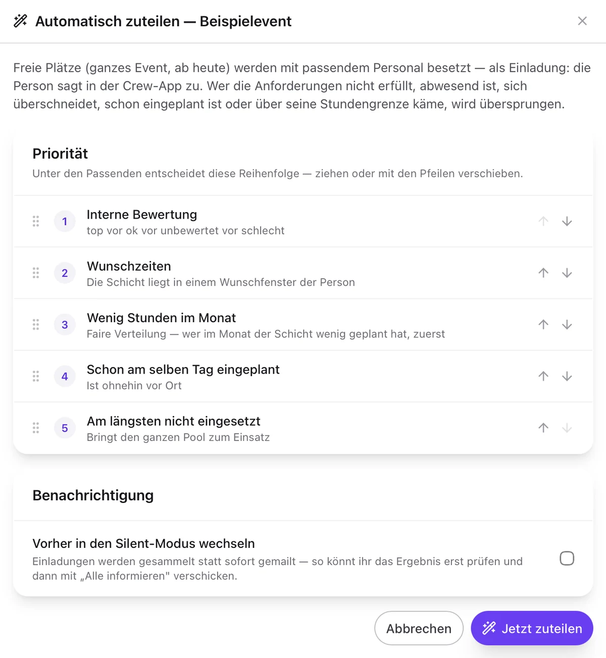Dialog „Automatisch zuteilen“ in persoo: Prioritäten Interne Bewertung, Wunschzeiten, Wenig Stunden im Monat, Schon am selben Tag eingeplant, Am längsten nicht eingesetzt; Option Silent-Modus